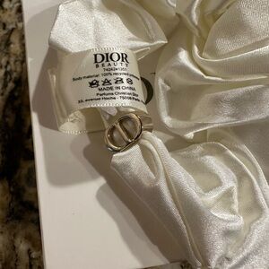 DIOR GWP Scrunchy Satin CD Charm